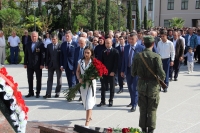 Адгур Харазия возложил цветы к мемориалу Славы