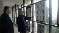 Беслан Эшба посетил открытие весенней выставки работ студентов факультета искусств АГУ
