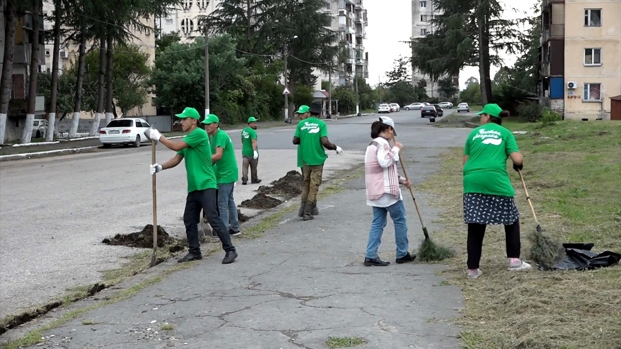 В Новом районе прошло мероприятие в рамках акции «Всемирный день чистоты» (видео)