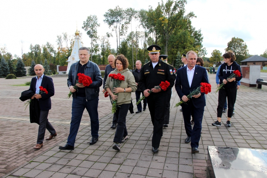 Делегация Сухума посетила памятные места в Брянске, посвященные ВОВ
