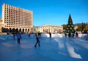 Каток на площади Свободы в Сухуме будет открыт до 8 января