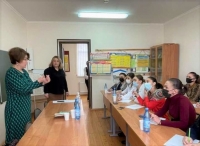 Преподаватели Уральского педагогического университета провели семинары для учителей сухумских школ